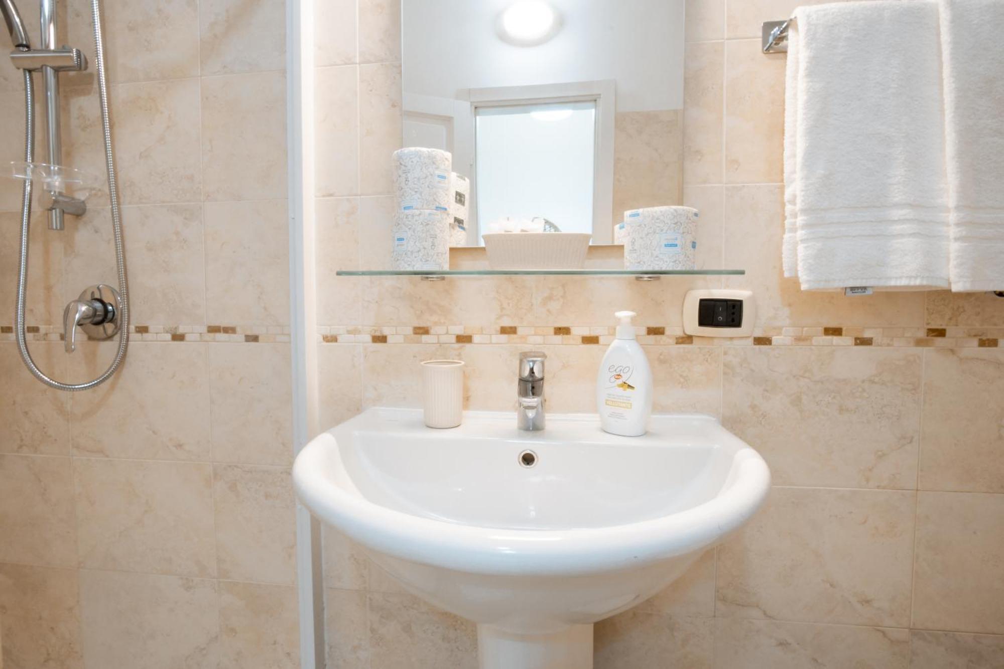 Krisa Apartment Bari Esterno foto